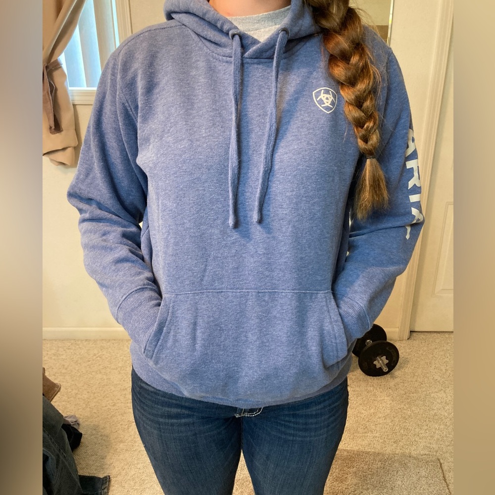 Ariat medium women’s sweatshirt